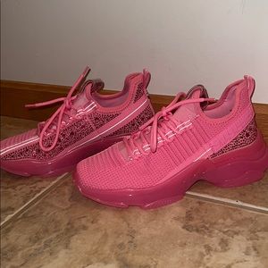 Steve Madden tennis shoes